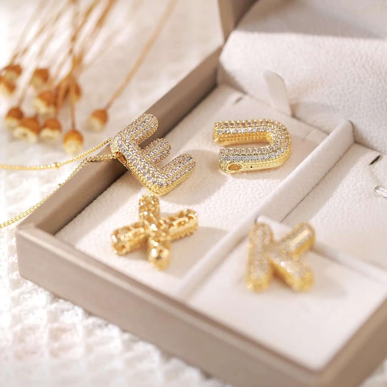 18k Bubble Letter Necklace Gold for Women, Rhinestone Gold A-Z Bubble Initial Necklace, Personalized Plated Letter Name Pendant Chunky Alphabet Necklace Birthday Jewelry Gifts