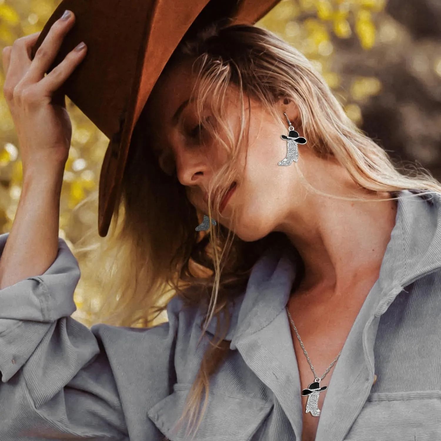 2 Pcs Cowgirl Jewelry Set for Women Sparkly Rhinestone Cowgirl Earrings Cowboy Boots Necklace Chic Enamel Hat Boot Charm Western Jewelry for Women