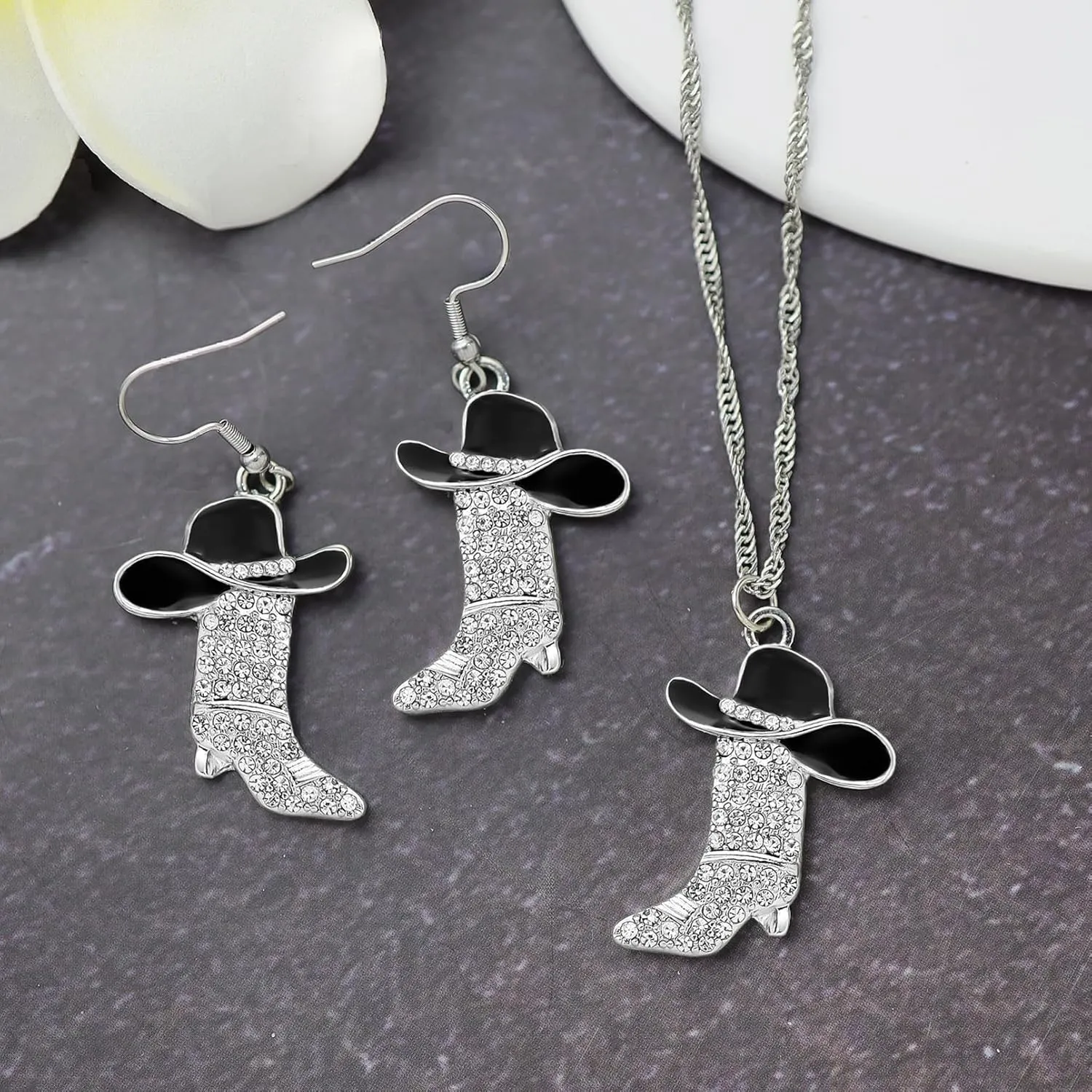 2 Pcs Cowgirl Jewelry Set for Women Sparkly Rhinestone Cowgirl Earrings Cowboy Boots Necklace Chic Enamel Hat Boot Charm Western Jewelry for Women