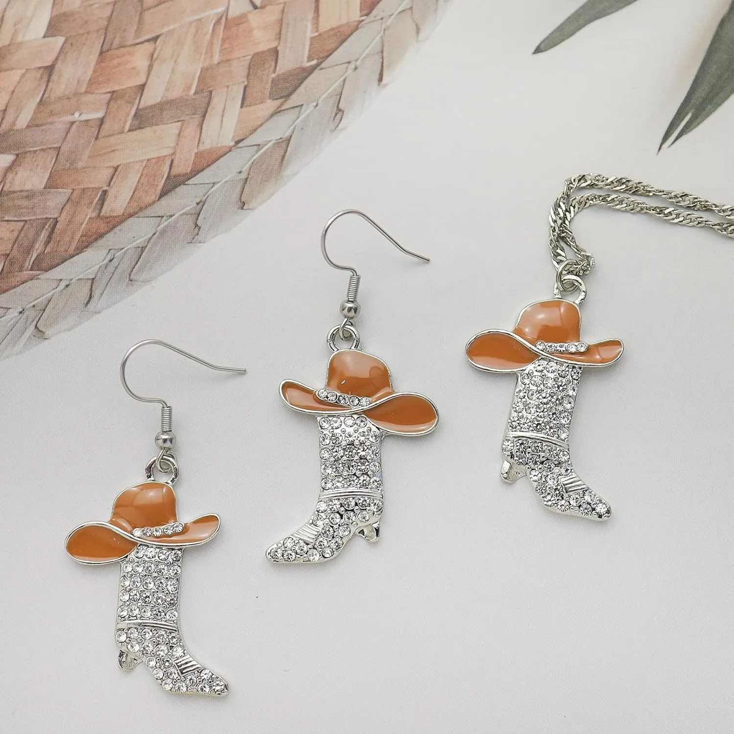 2 Pcs Cowgirl Jewelry Set for Women Sparkly Rhinestone Cowgirl Earrings Cowboy Boots Necklace Chic Enamel Hat Boot Charm Western Jewelry for Women