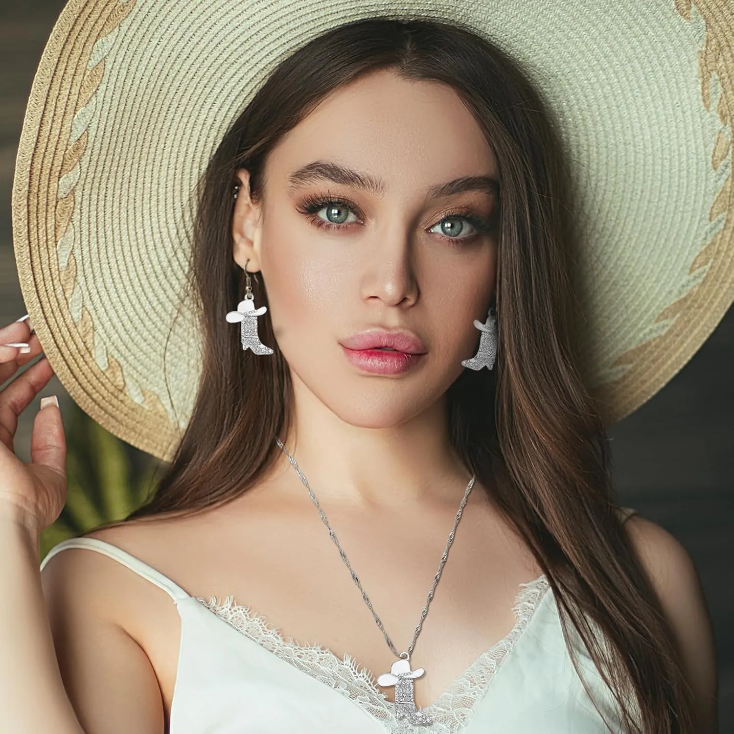 2 Pcs Cowgirl Jewelry Set for Women Sparkly Rhinestone Cowgirl Earrings Cowboy Boots Necklace Chic Enamel Hat Boot Charm Western Jewelry for Women