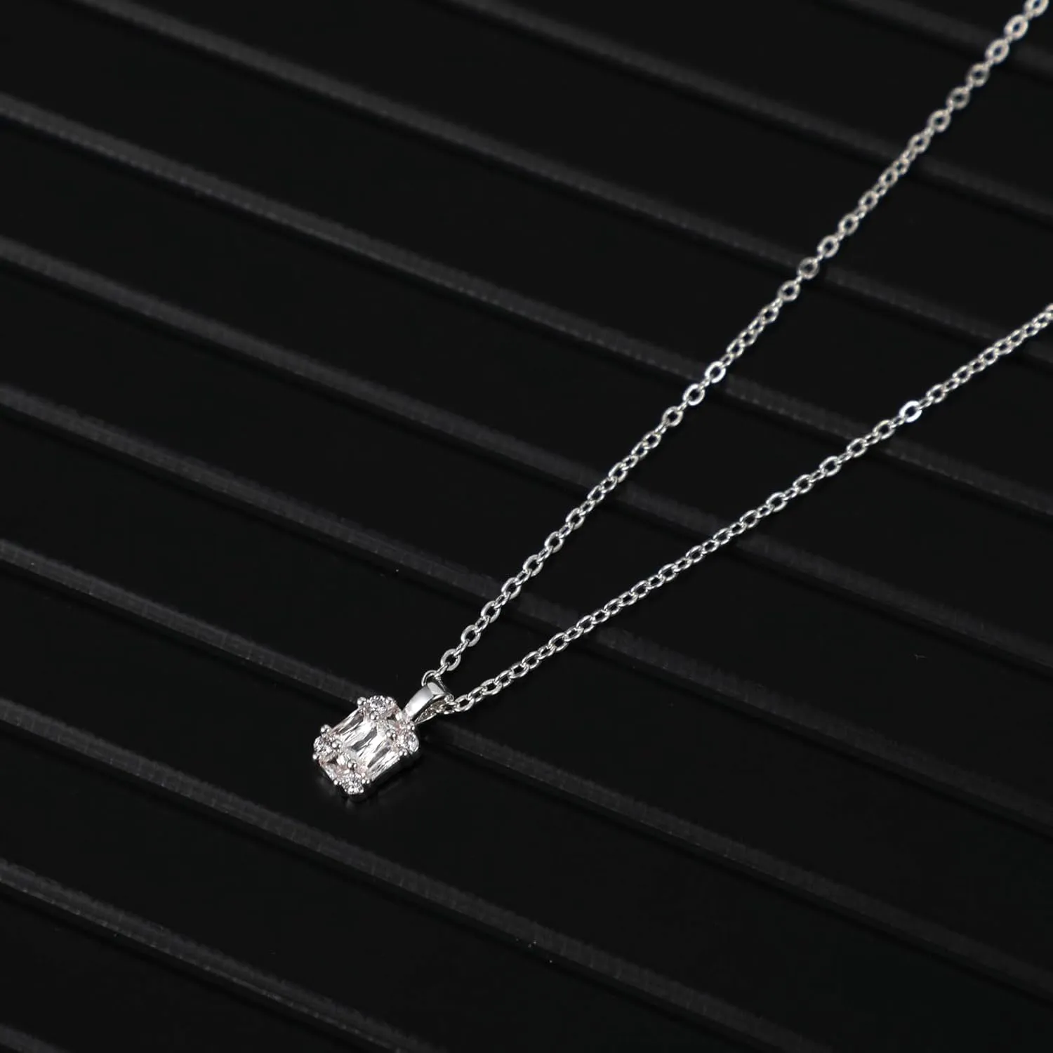 ASCOMY Dainty CZ Diamond Solitaire Pendant Necklaces for Women 14K Gold Plated Single Round Cubic Zirconia Square Simulated Diamond Choker Necklace Bride Bridesmaid Weeding Jewelry Gifts