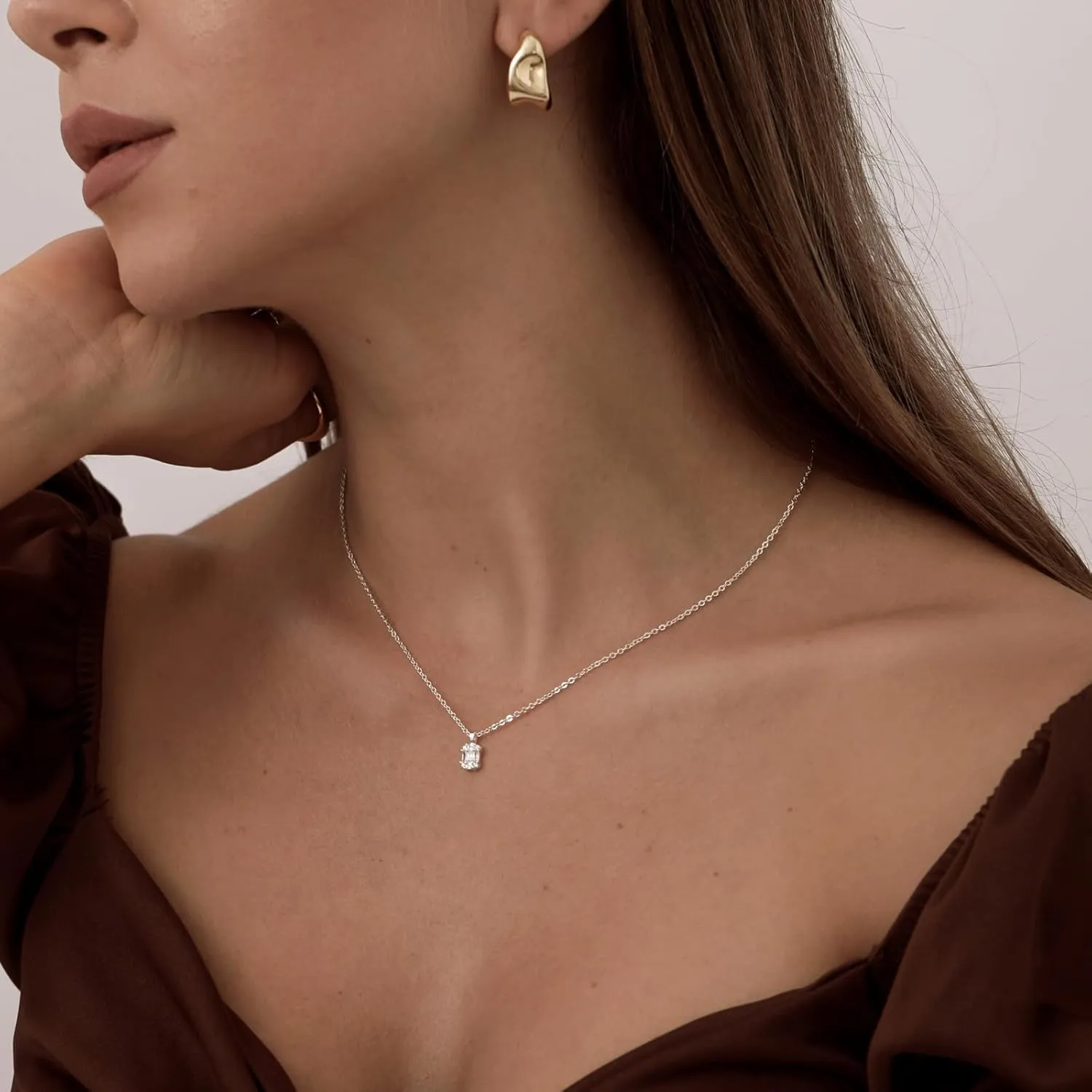 ASCOMY Dainty CZ Diamond Solitaire Pendant Necklaces for Women 14K Gold Plated Single Round Cubic Zirconia Square Simulated Diamond Choker Necklace Bride Bridesmaid Weeding Jewelry Gifts