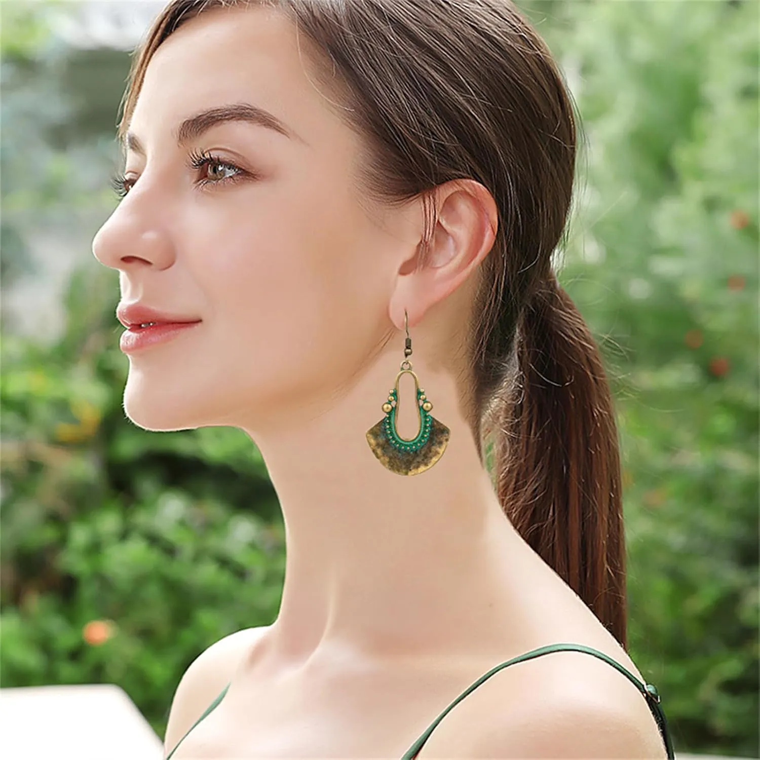 Boho Chic Handmade Hollow Shield Shape with Hammered Drop Earrings for Women Vintage Statement Antique Ethnic Earrings Vintage Gold Silver Plated Hollow Earrings Jewelry Gifts
