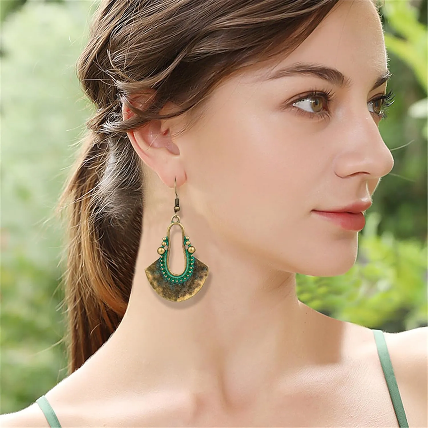 Boho Chic Handmade Hollow Shield Shape with Hammered Drop Earrings for Women Vintage Statement Antique Ethnic Earrings Vintage Gold Silver Plated Hollow Earrings Jewelry Gifts