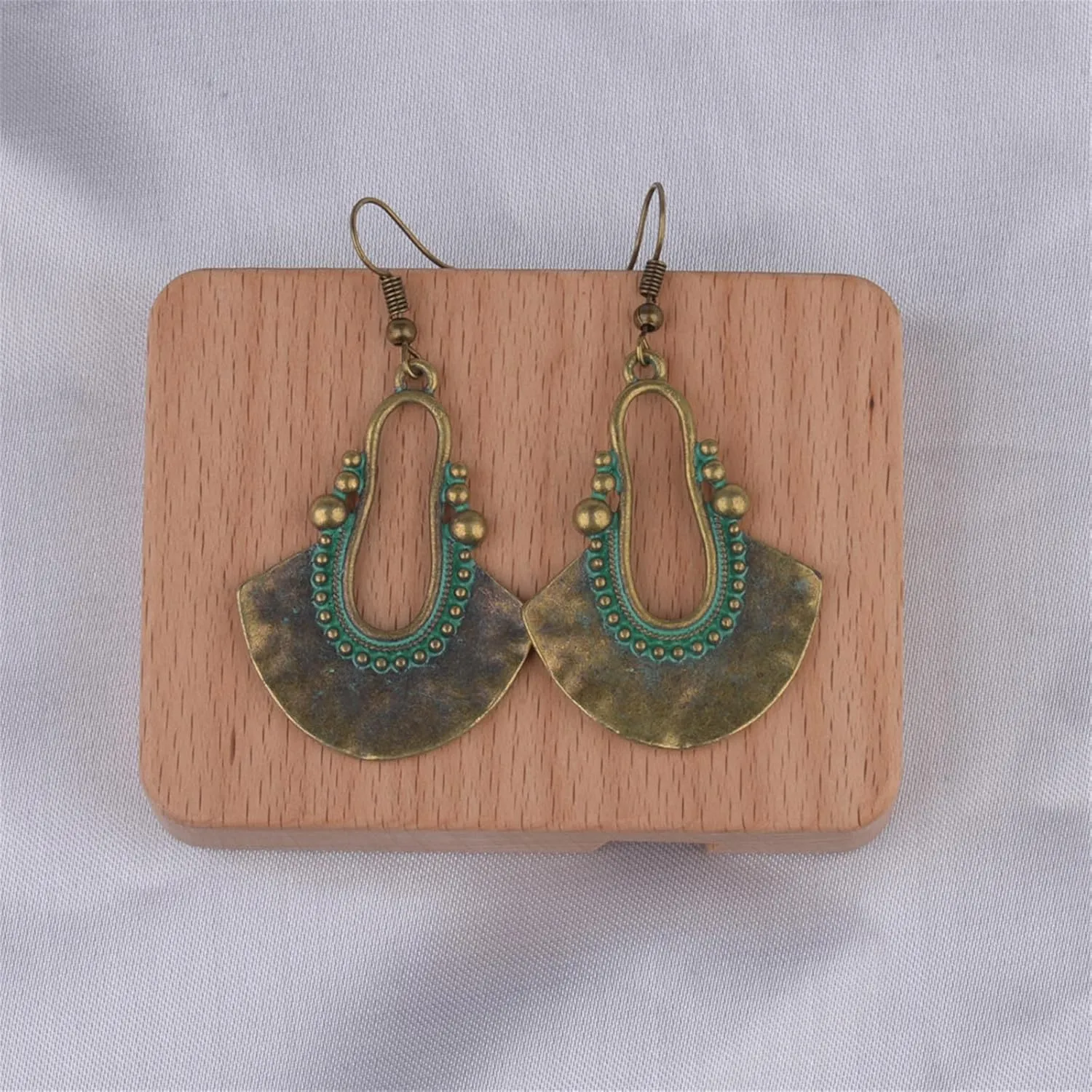 Boho Chic Handmade Hollow Shield Shape with Hammered Drop Earrings for Women Vintage Statement Antique Ethnic Earrings Vintage Gold Silver Plated Hollow Earrings Jewelry Gifts