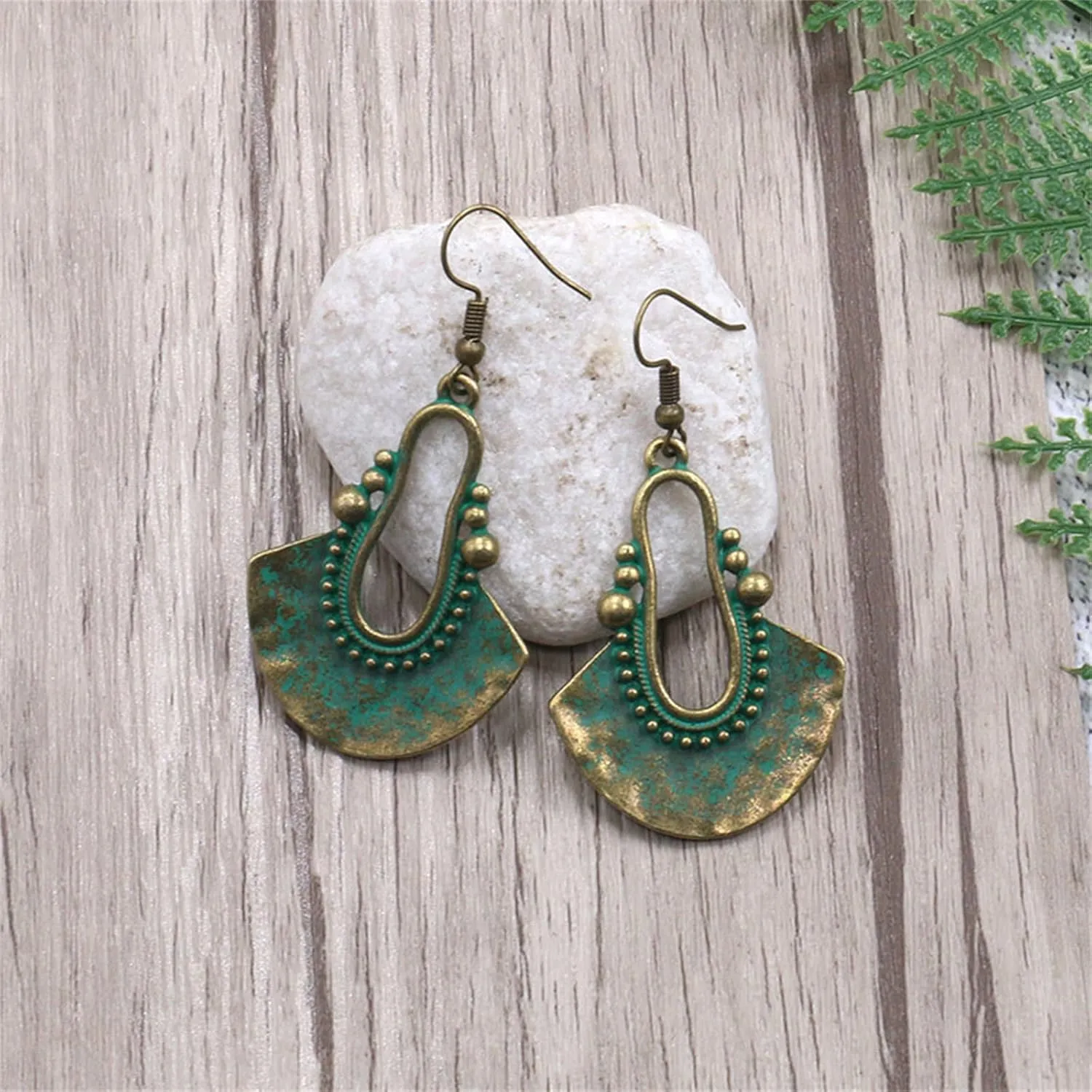 Boho Chic Handmade Hollow Shield Shape with Hammered Drop Earrings for Women Vintage Statement Antique Ethnic Earrings Vintage Gold Silver Plated Hollow Earrings Jewelry Gifts