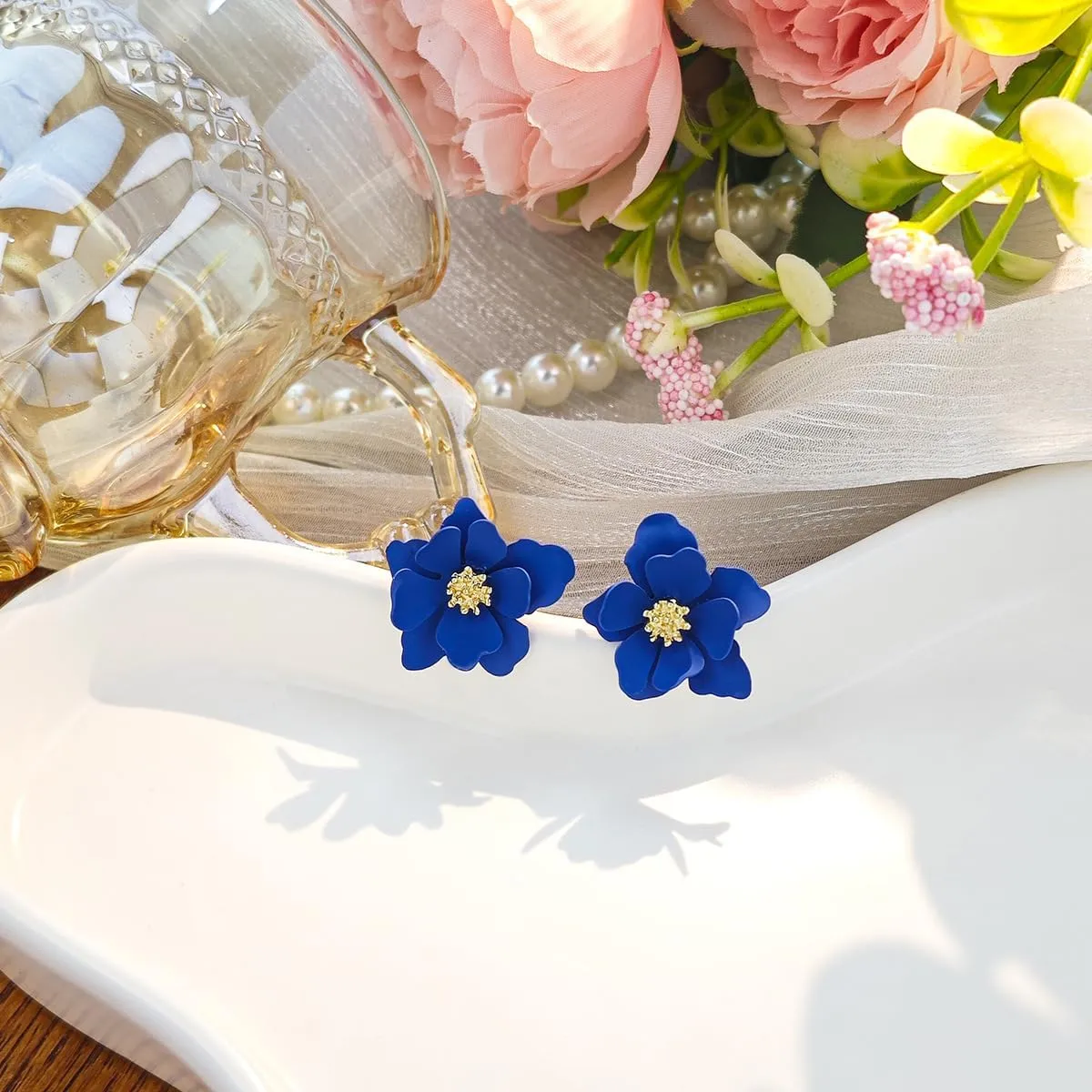Boho Matte Flower Statement Stud Earrings for Women Chic Cute Unique Flower Jewelry Gift with Gold Flower Bud for Mom Lover and Friends