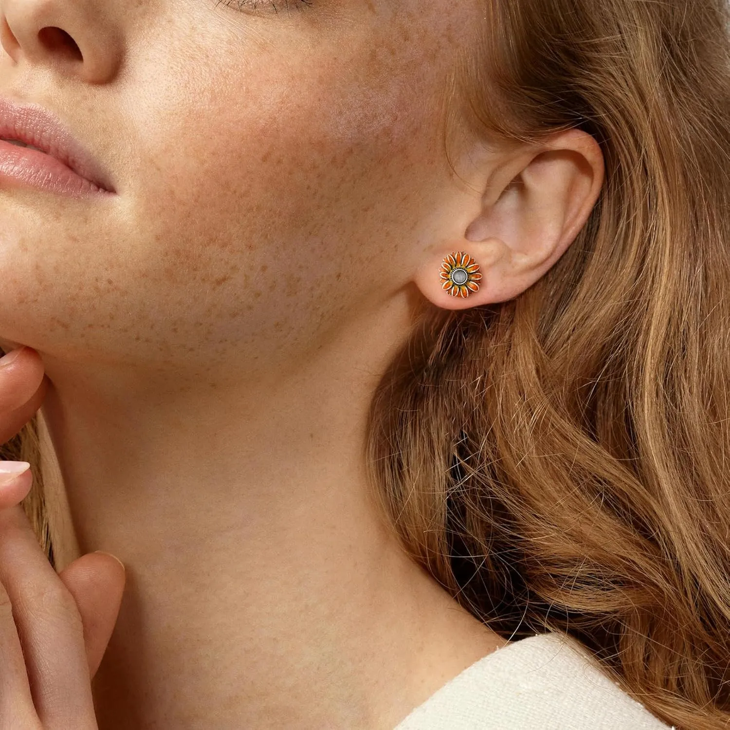 CHIC & ARTSY Sterling Silver Flower Stud Earrings - Dainty, Hypoallergenic Mothers Day Earrings
