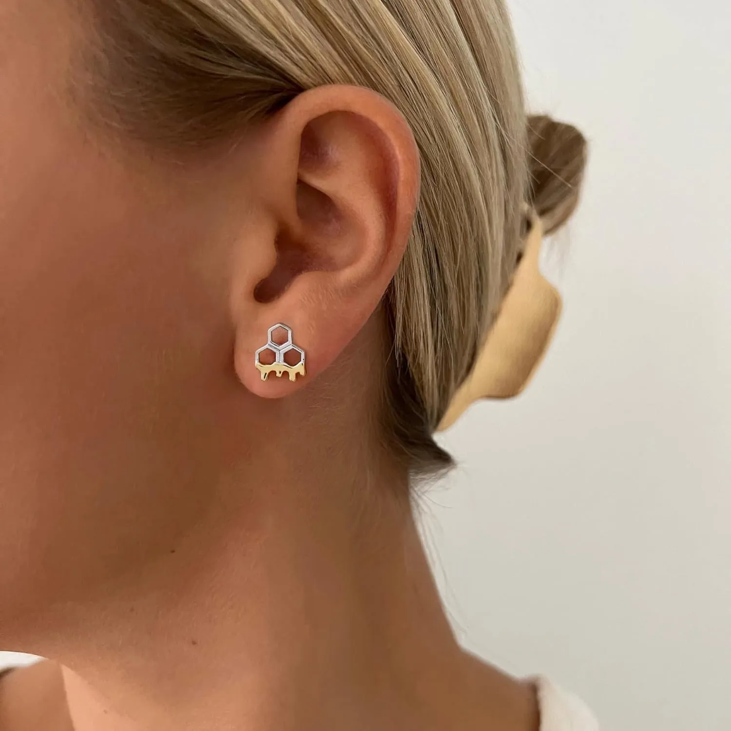 CHIC ARTSY 925 Sterling Silver Dainty Stud Earrings Hypoallergenic Everyday Funky Charming Fish, Starfish, Bee Stud Earrings Jewelry for Women