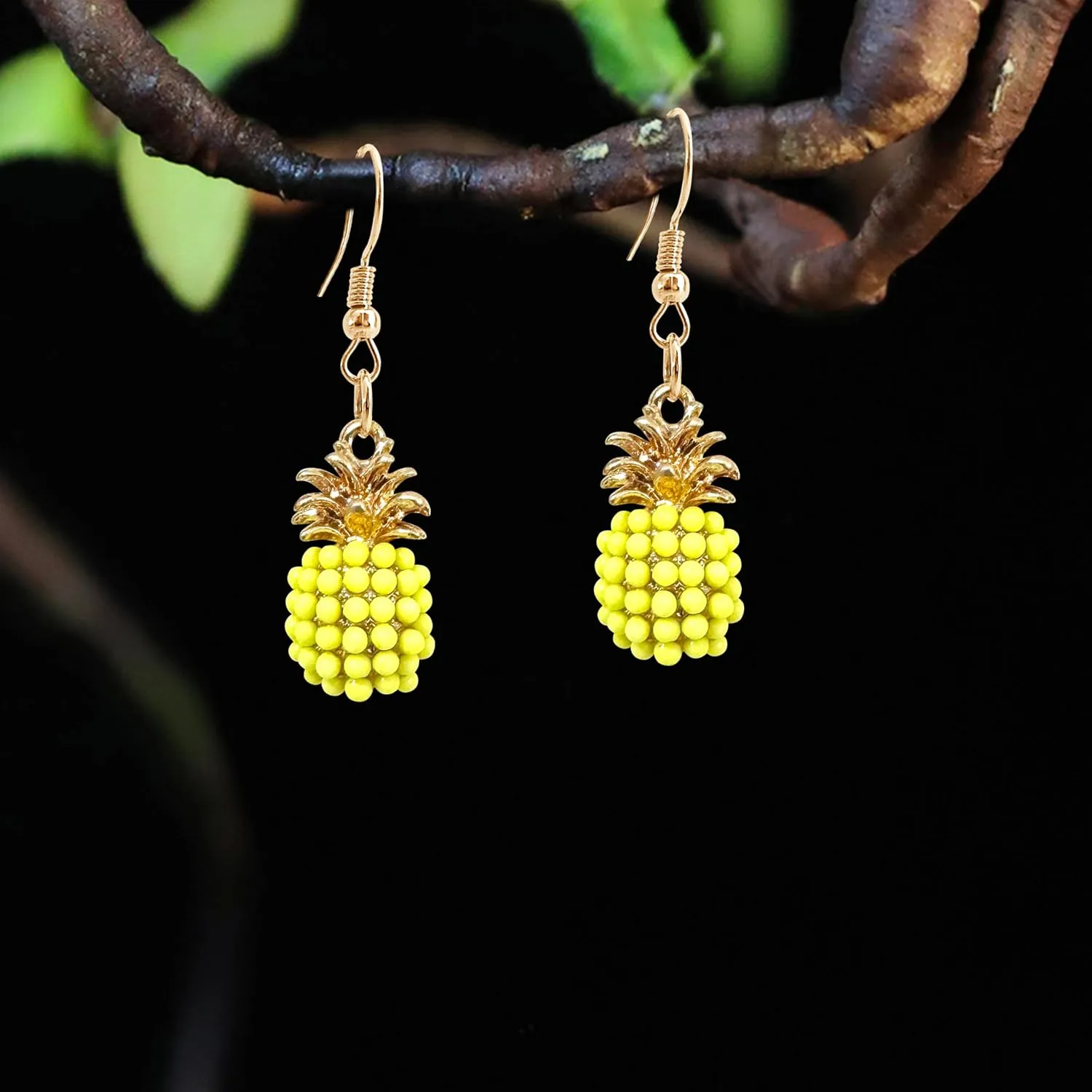 Chic Charm Sparkly Crystal Pineapple Stud Earrings Bohemian Fruits Pearl Pineapple Dangle Drop Earrings for Women Statement Summer Beach Jewelry Gifts