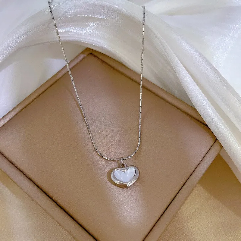 Classic Simple Shell Heart Pendant Short Necklace