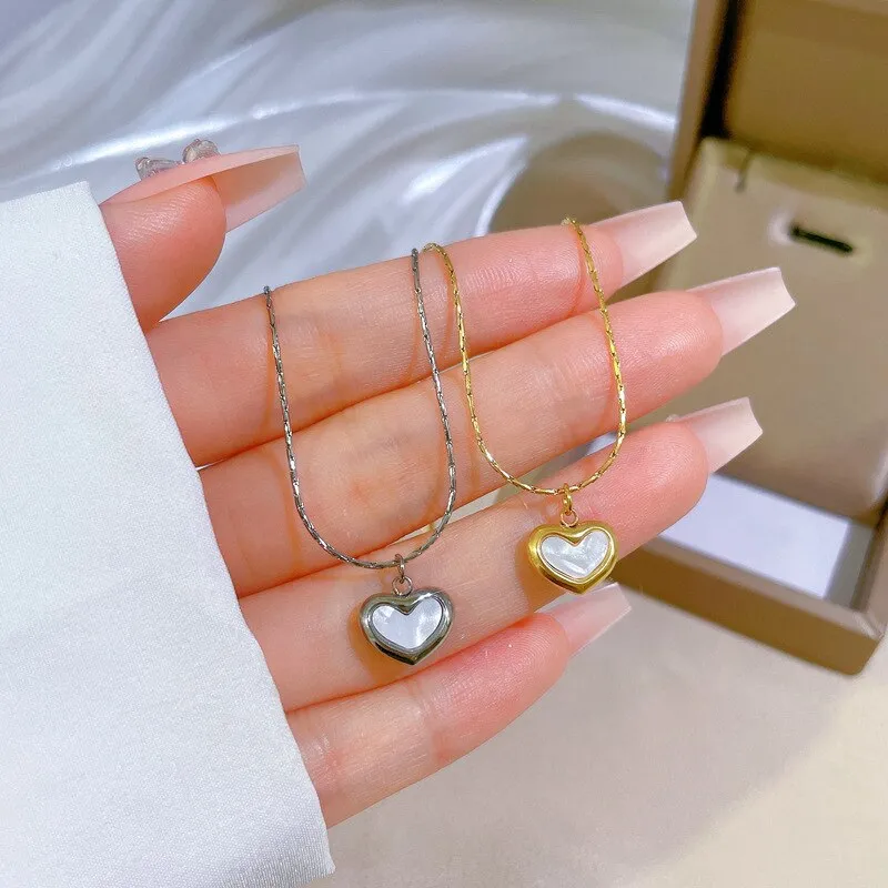 Classic Simple Shell Heart Pendant Short Necklace