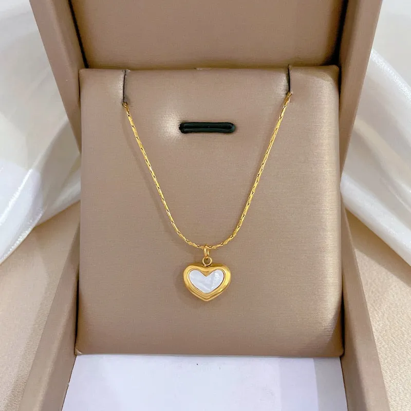 Classic Simple Shell Heart Pendant Short Necklace