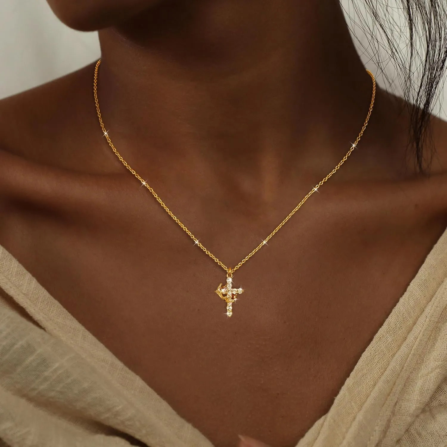 Cross Necklaces for Women Non Tarnish Dainty Gold/Silver/Rosegold Cubic Zirconia Pendant Necklace for Women Trendy Simple Gold/Silver Cross Charm Necklace Waterproof Jewelry for Women