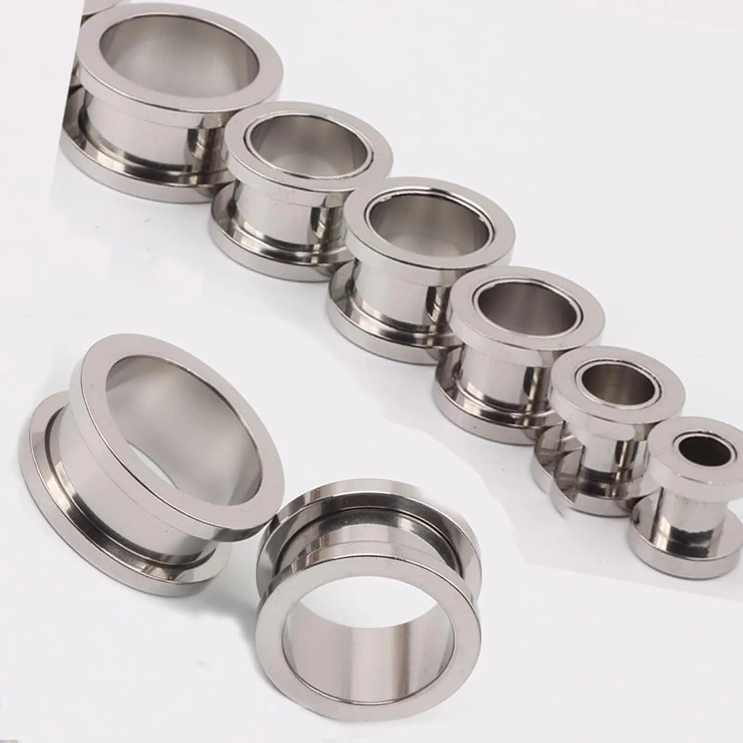 Daesar 2PCS Gauge Tunnels, Stainless Steel Tunnel Set Simple Polished Hoop Ear Gauge Piercings Jewelry