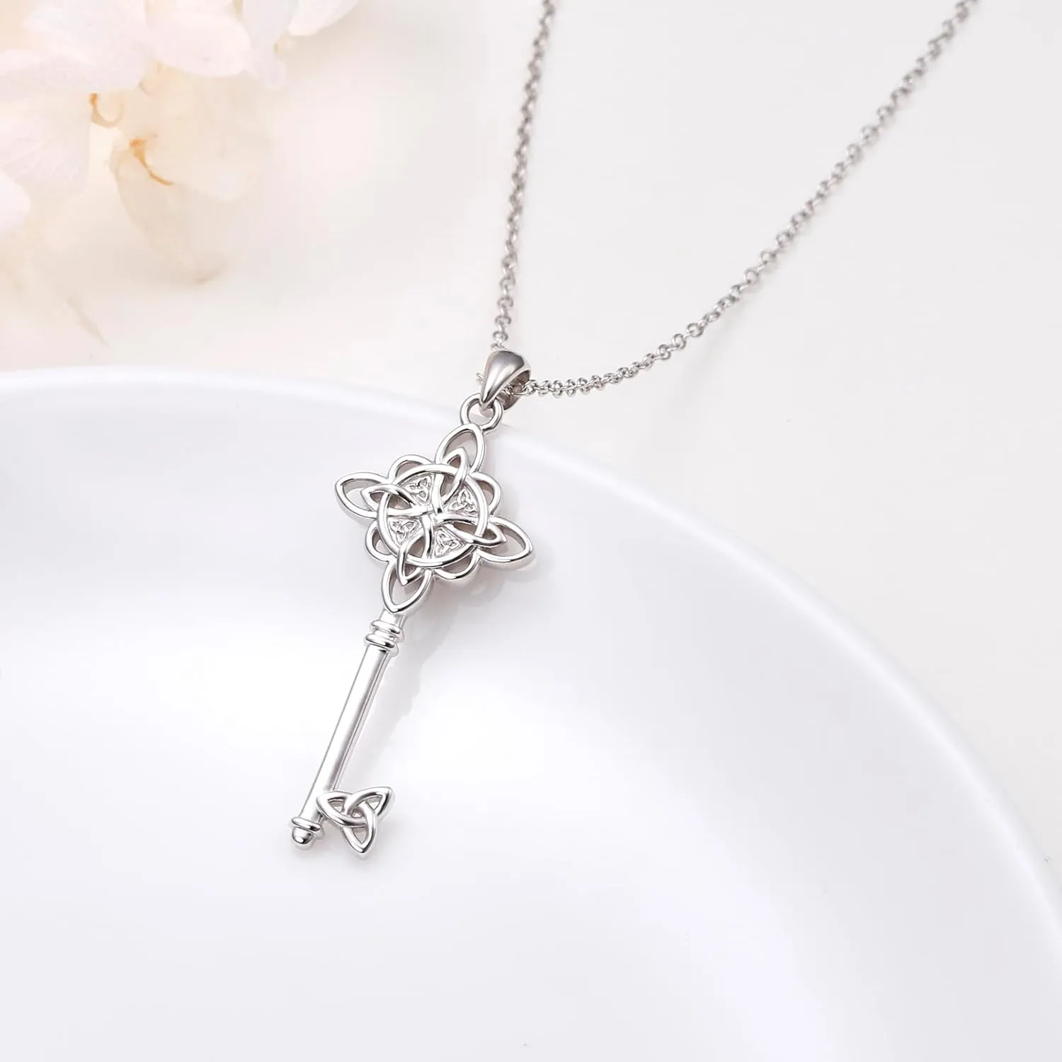 DAOCHONG 925 Sterling Silver Good Luck Irish Jewelry Celtic Knot Pendant Necklaces for Women