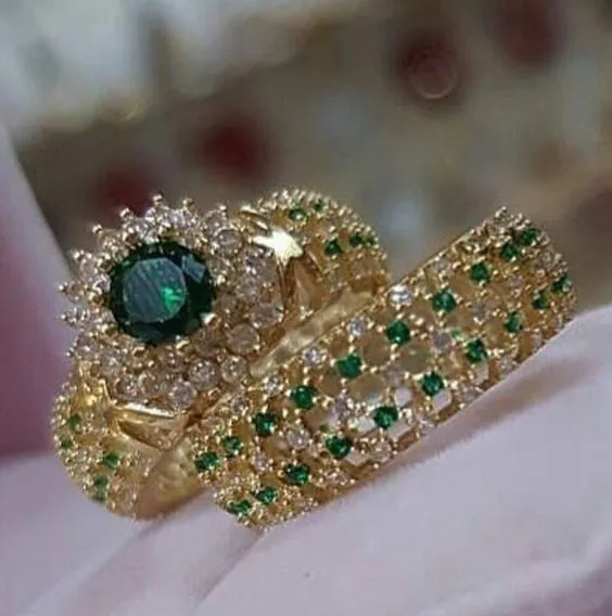Elegant Gold Color Hip Hop Ring for Women Fashion Inlaid Zircon Red Stones Wedding Rings Set Party Bridal Engagement Jewelry