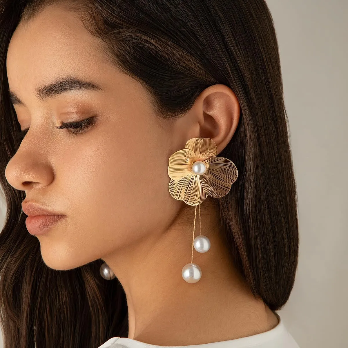 Elegant Statement Flower Bunch Dangle Earrings for Women Imitation Pearl Floral Jewelry Accessessories Romantic Cool Gifts for Her Women
