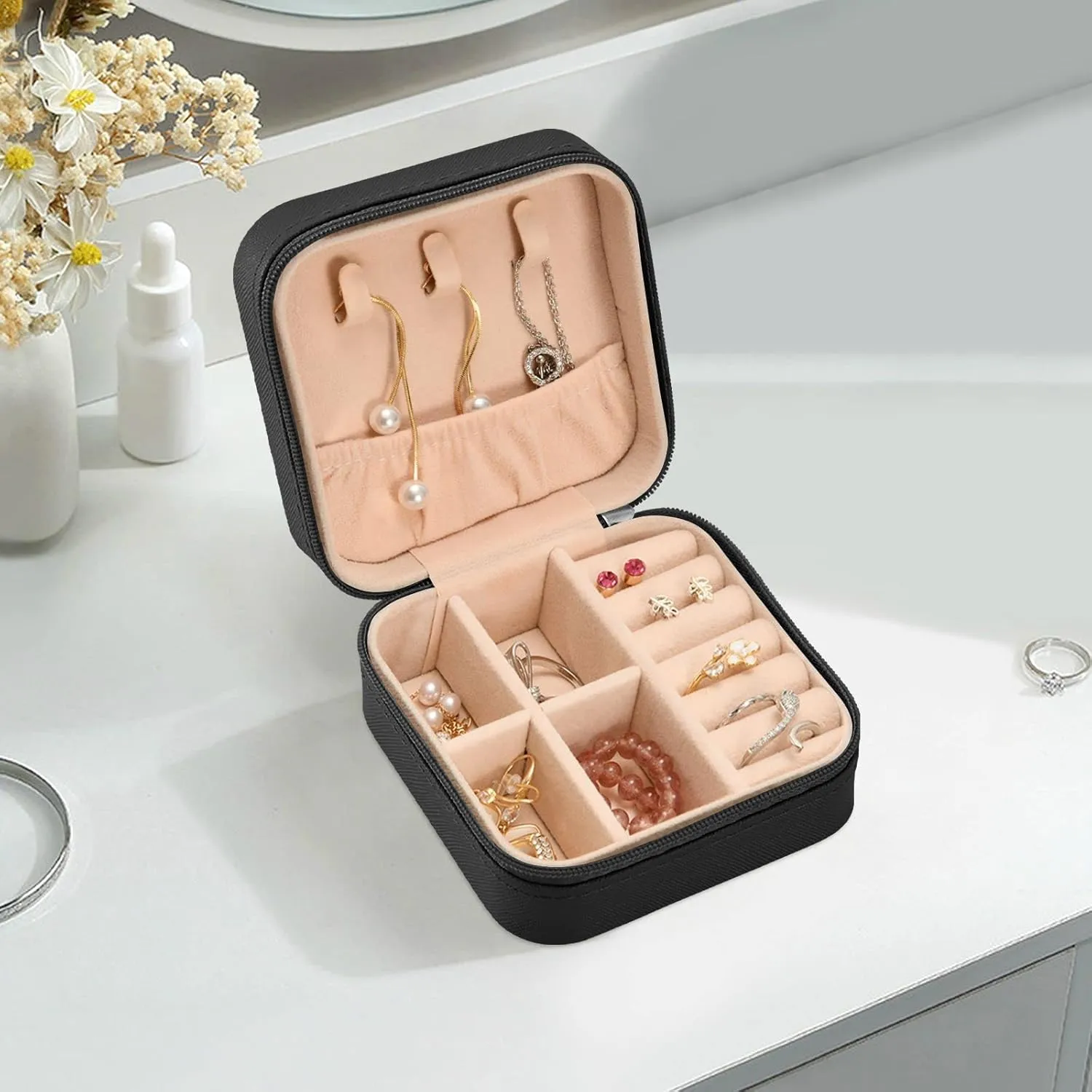 Emelivor Cute Cats Cartoon Travel Jewelry Case PU Leather Portable Jewelry Box Jewelry Travel Organizer Small Jewelry Box for Earring Ring Bracelet Necklace Gifts Display Box Holder for Women Girls