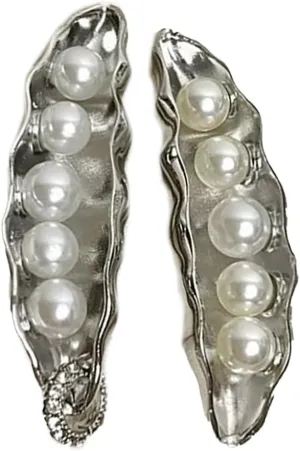 Fashionable Metal Plated Earrings Accessory for Women with Pea Styles and Artificial Pearls Statement Jewelry
