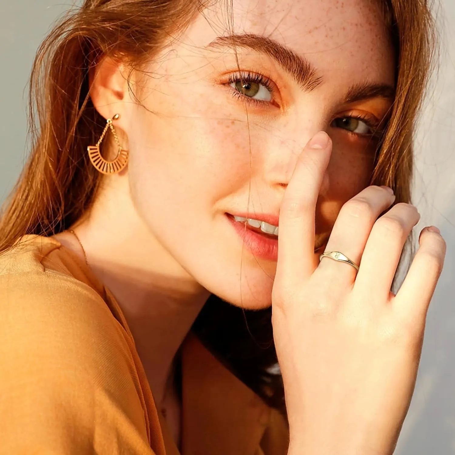 Florideco 14K Gold Filled Ring Gold Initial Ring Dainty Gold Simple Letter Band Rings Signet Stackable Pinky Alphabet Thin Gold Thumb Rings for Women Non Tarnish Size 6 7 8 9 10