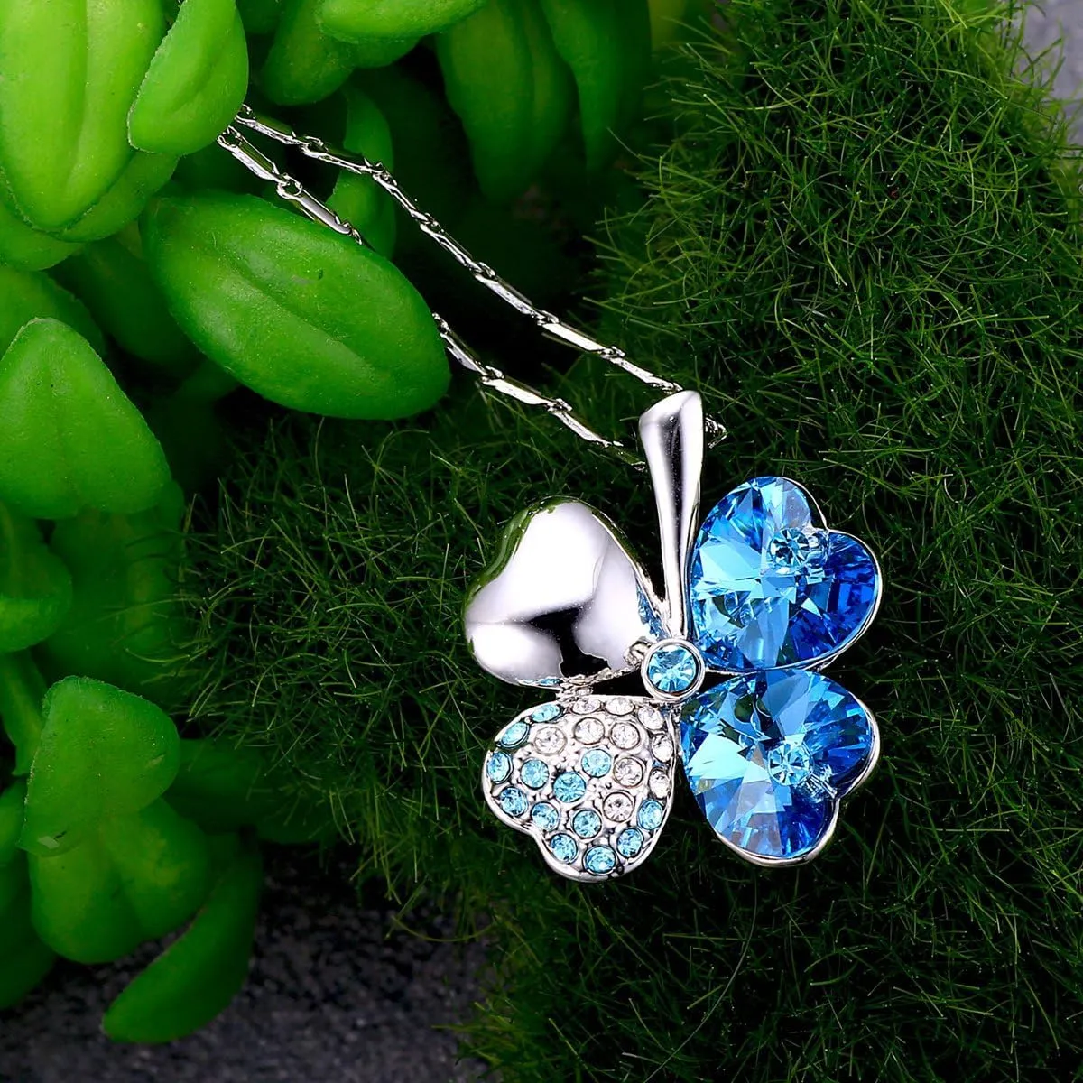 Four Leaf Clover Heart-shaped Crystal Pendant Necklace | Necklaces for Women | Heart Necklace | Silver necklace for Women | Womens Gifts | Heart Pendant Necklace | 4 Leaf Clover Necklace