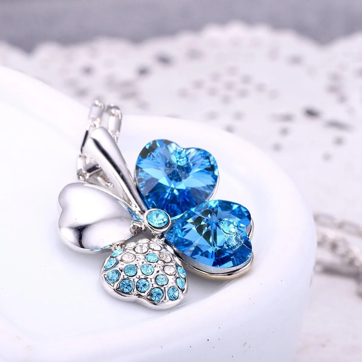 Four Leaf Clover Heart-shaped Crystal Pendant Necklace | Necklaces for Women | Heart Necklace | Silver necklace for Women | Womens Gifts | Heart Pendant Necklace | 4 Leaf Clover Necklace