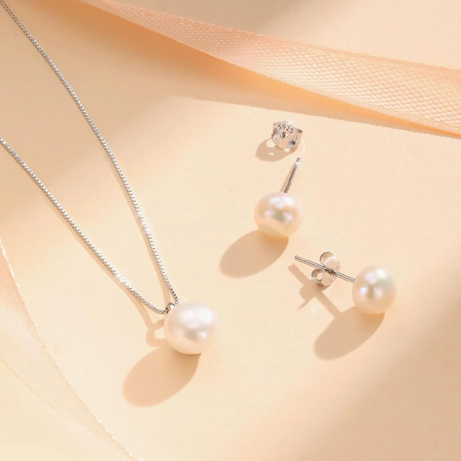 Freshwater Pearl Necklace for Women, S925 Sterling Silver Pearl Pendant Necklace Jewelry Gift, Mother Day Birthday Wedding Valentines Christmas Party 18K Dainty Single White Pearl Choker Necklaces for Mom Friends Grandma Daughter