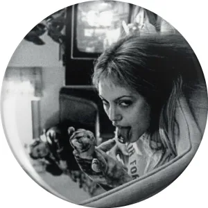 GIRL, INTERRUPTED // Lisa Rowe movie poster Pin Lapel Pin Cute Brooch Pins Badges 0.75"