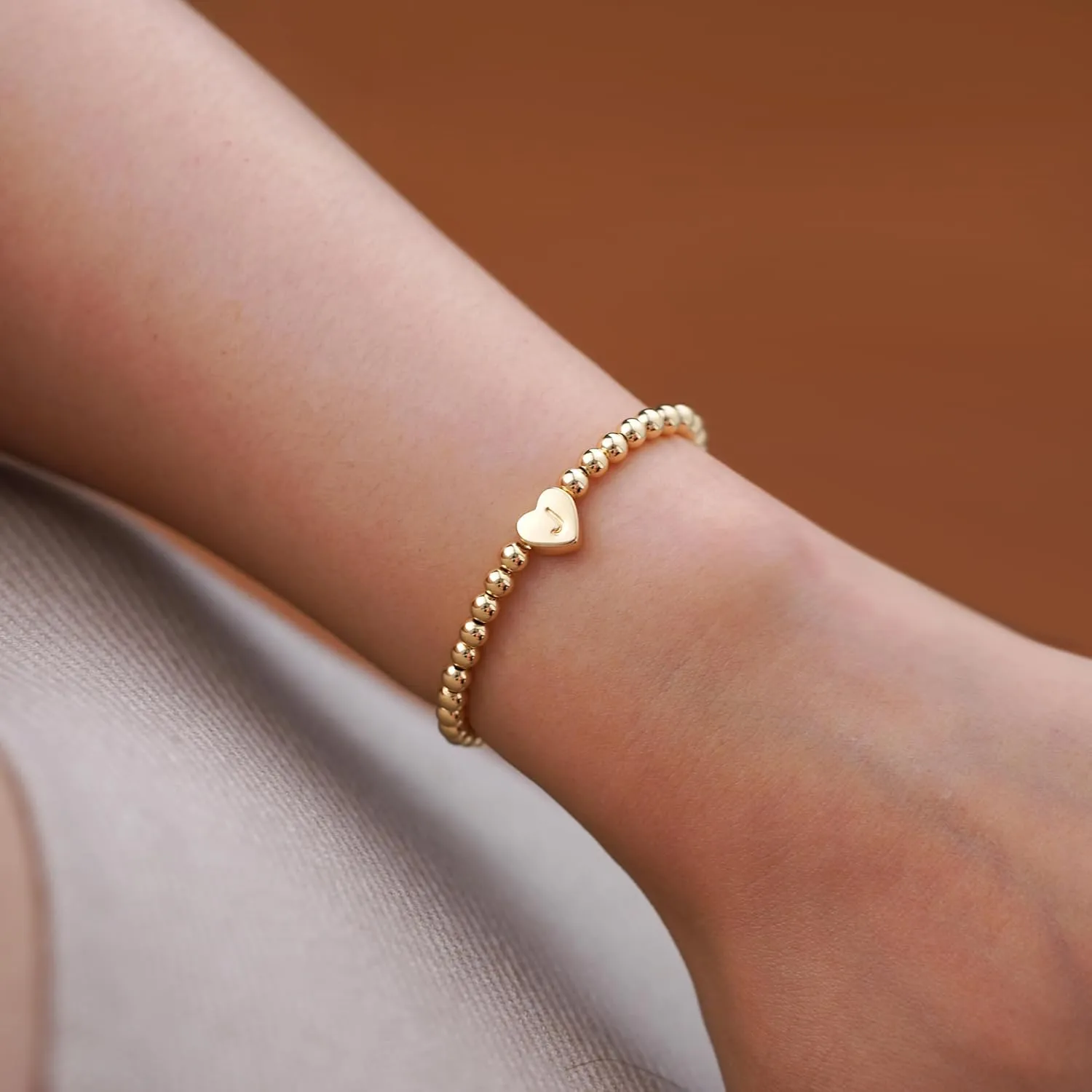 Gold Initial Bracelets for Women, Dainty Gold Heart Charm Letter Bracelet Gold Beaded Bracelets Friendship Personalized Name Bracelet Halloween Thanksgiving Christmas Birthday Gifts