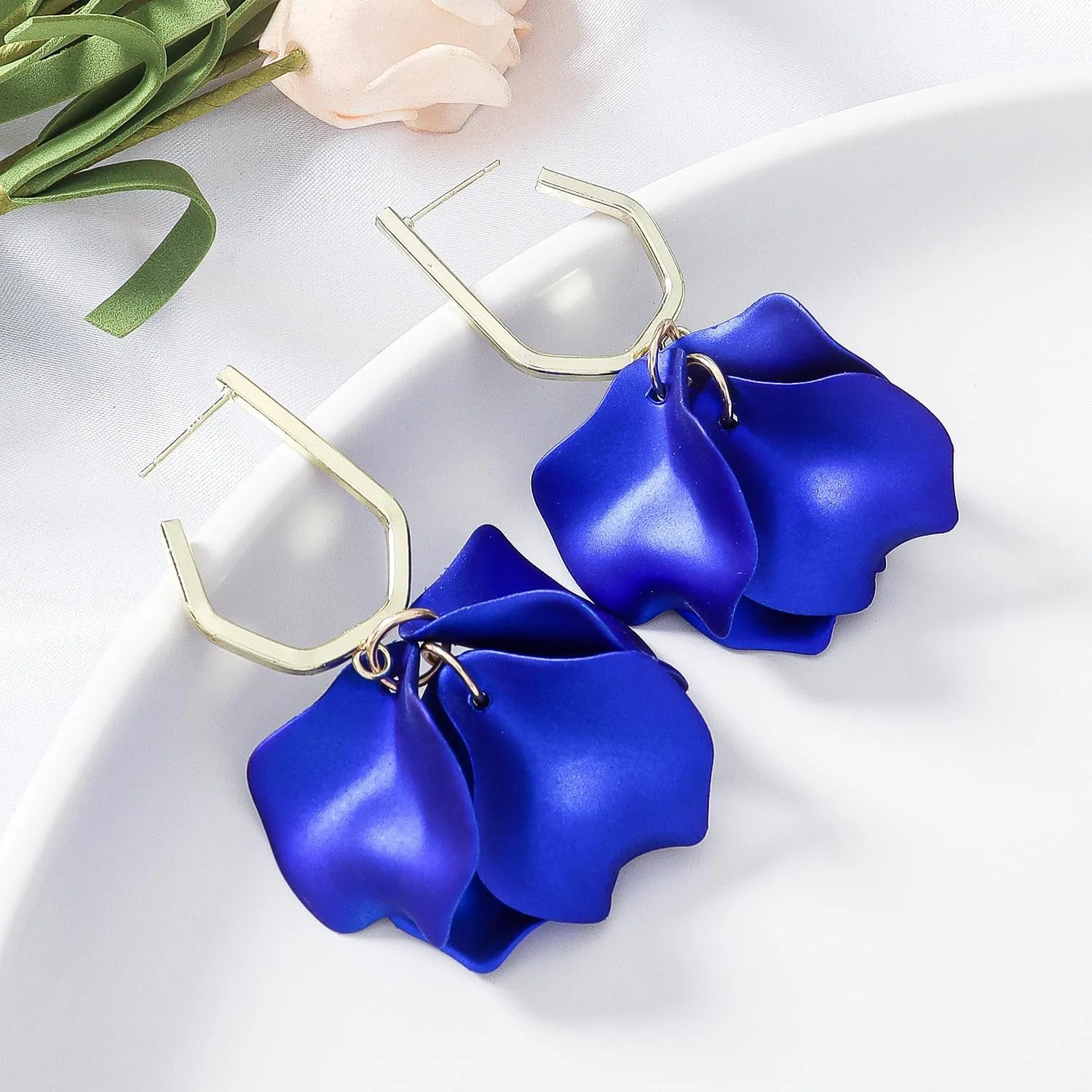 Halawly Acrylic Rose Petal Earrings Dangle Flower Trendy Elegant Earrings Drop Statement Floral Tassel Earrings for Women Jewelry