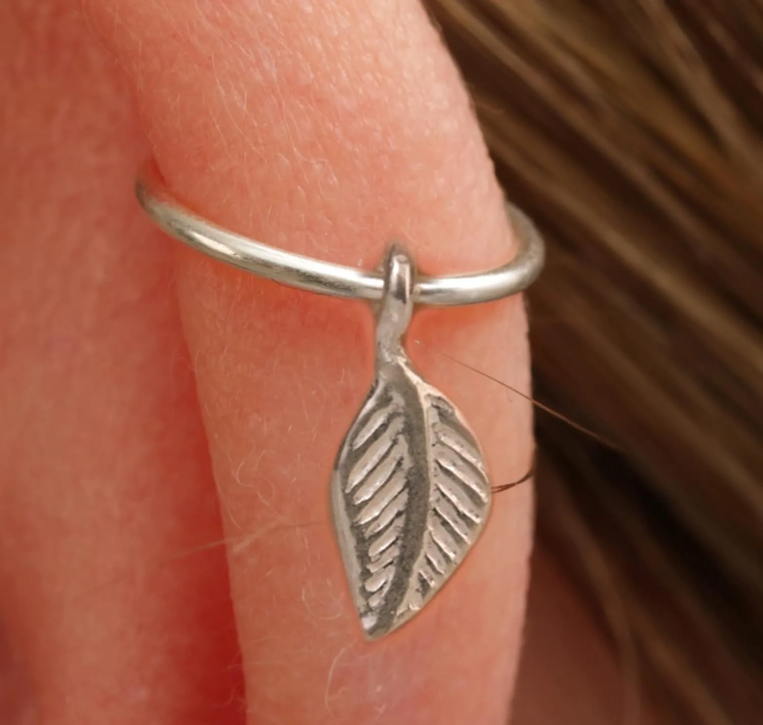 Helix Ring With Leaf Charm - 925 Silver Dangly Cartilage Earring With Leaf Pendant - Handmade ear jewelry