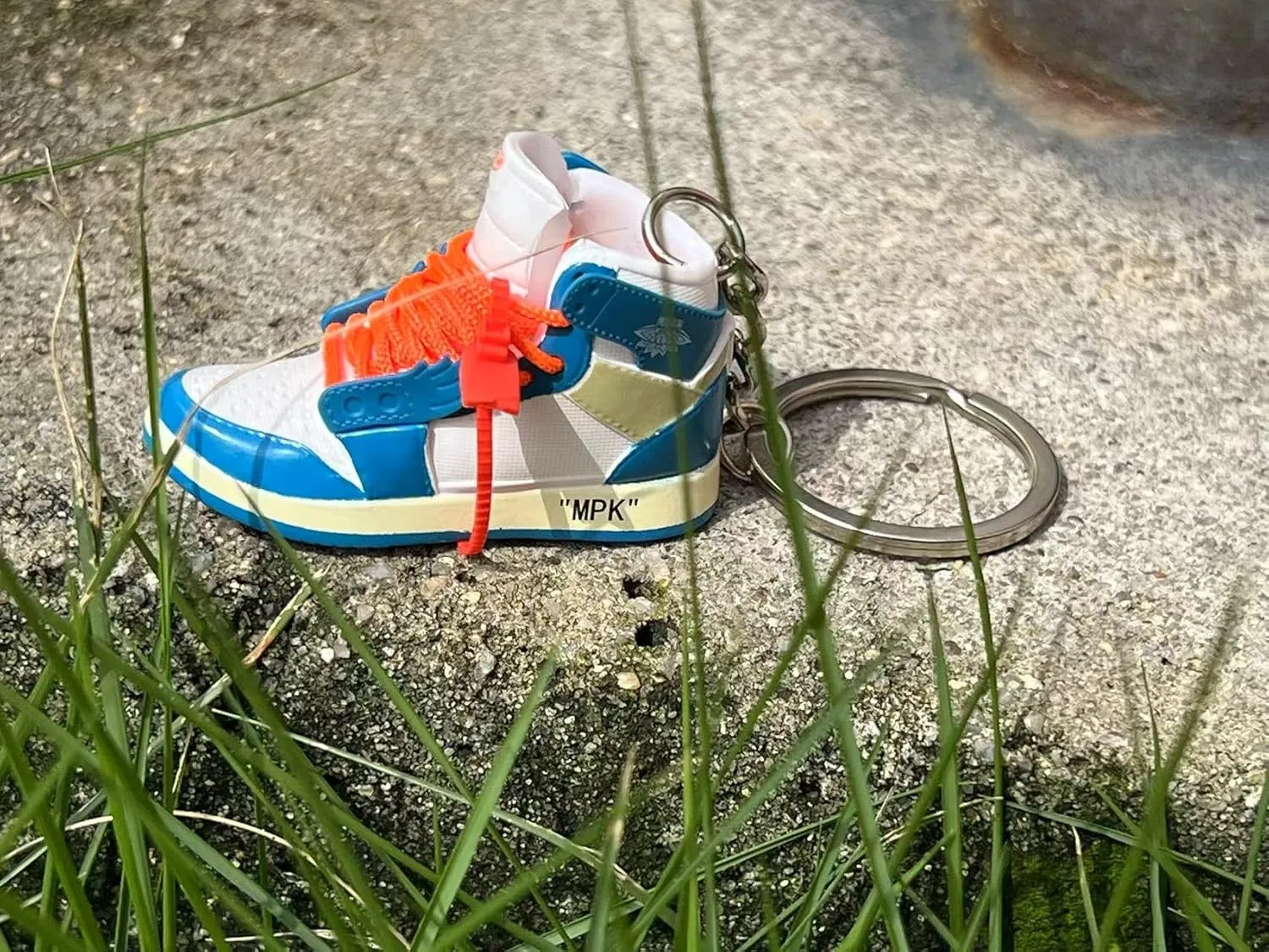 MPK 3D Mini Shoe Keychain,Sneaker Shoe lovers Keychainirthday Birthday Party Mystery Goodie Bag Prizes