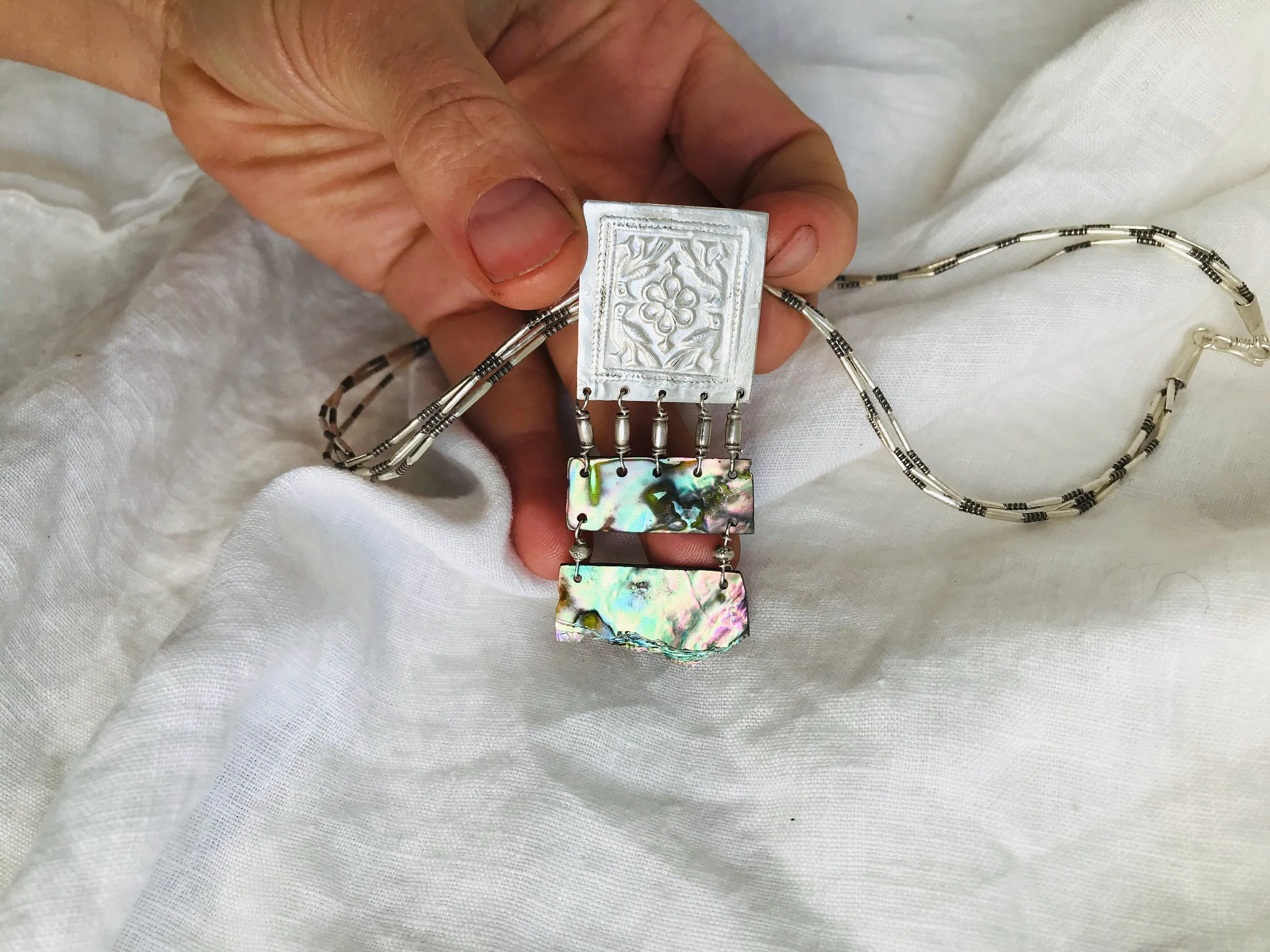 Paua & Silver Necklace. Pendant.