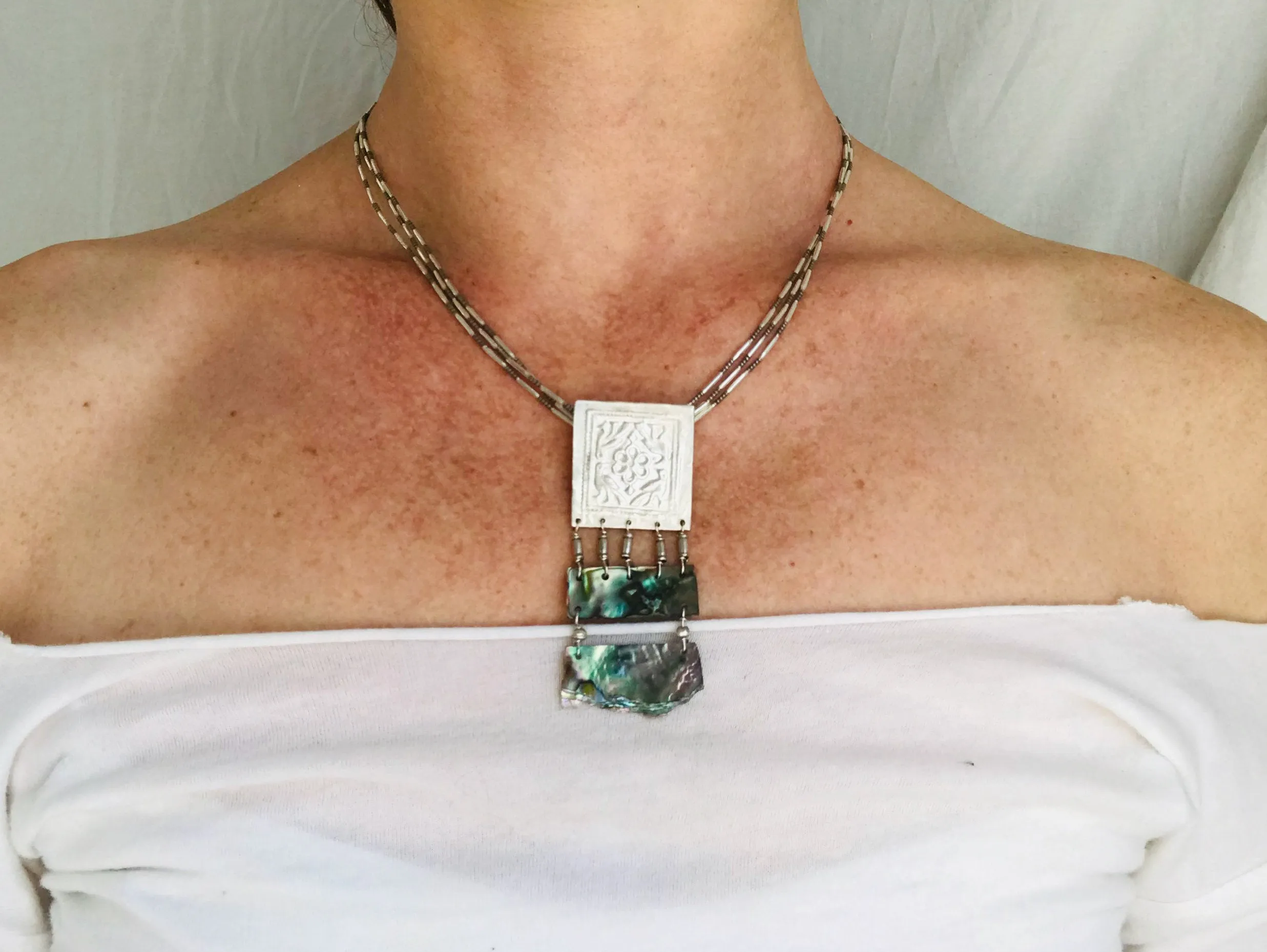 Paua & Silver Necklace. Pendant.