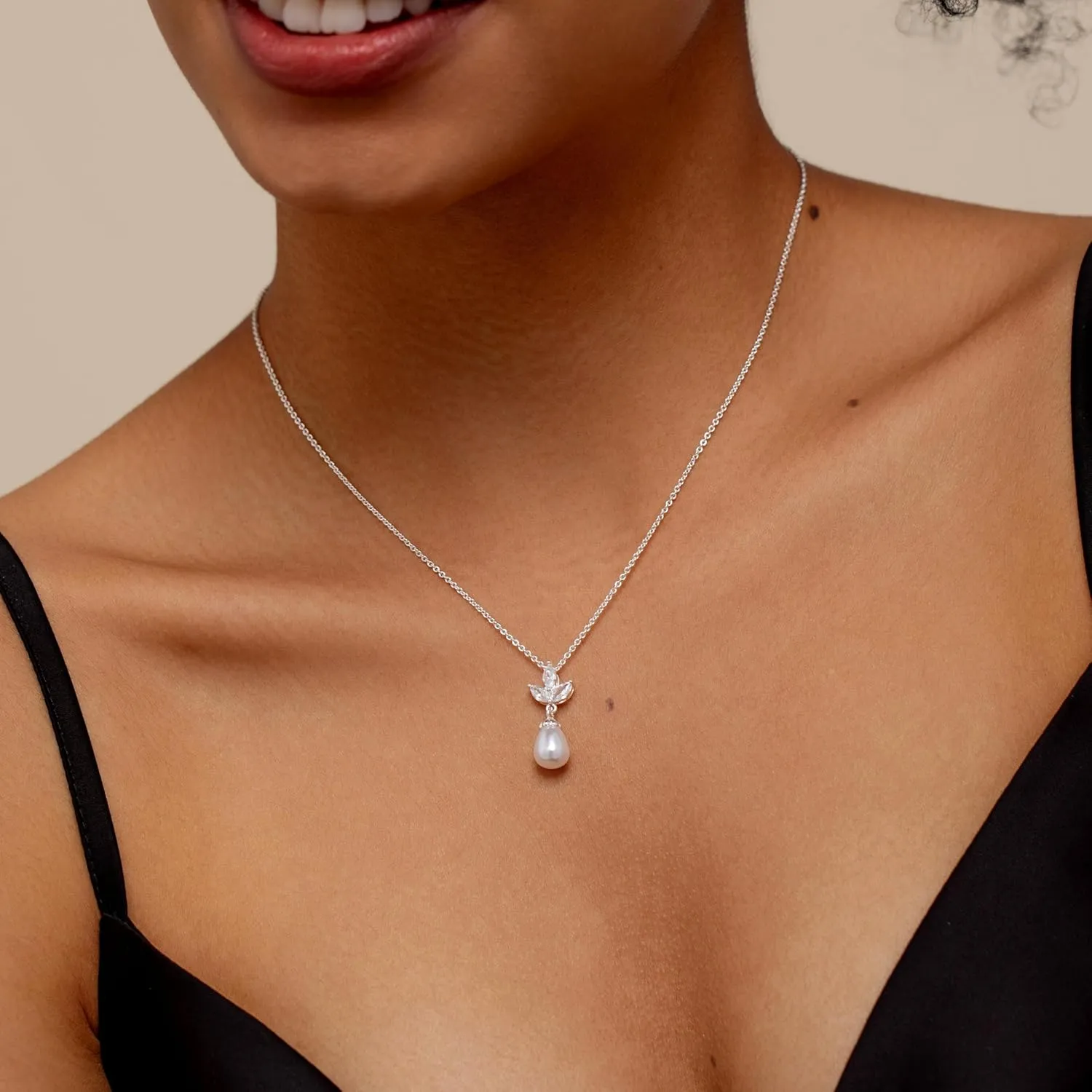 Pearl Necklaces for Women Trendy,14k Gold Plated Pearl Pendant Necklace Dainty Wedding Necklace Small Cute Gold Choker Necklace for Women Non Tarnish Gold Prom Jewelry Fashion Bridesmaids Gifts