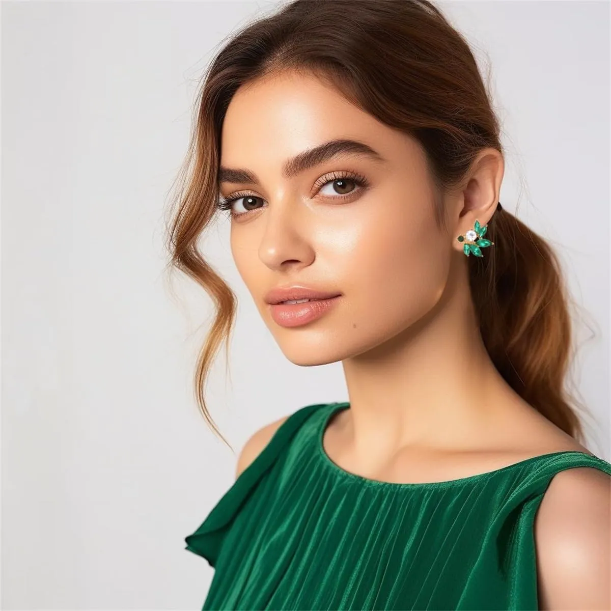 Rhinestone Cluster Stud Earrings Elegant Small Marquise Crystal Wedding Earrings for Brides Bridemaids Party Prom Costume Earrings for Women