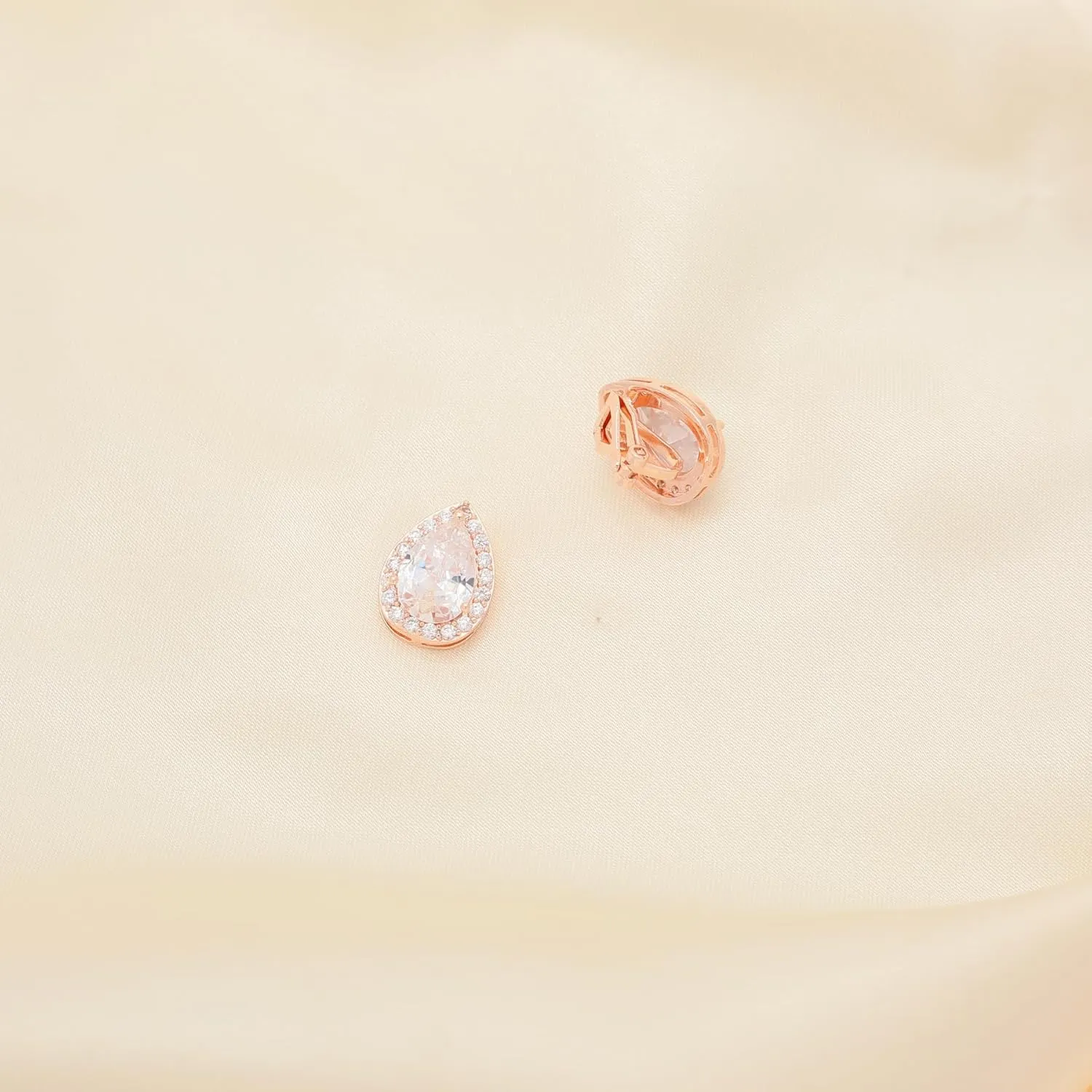 Rhinestone Heart Shape Glitter Crystal Stud Earrings for Women,Sparkly Elegant Wedding Prom Earrings Jewelry Gift