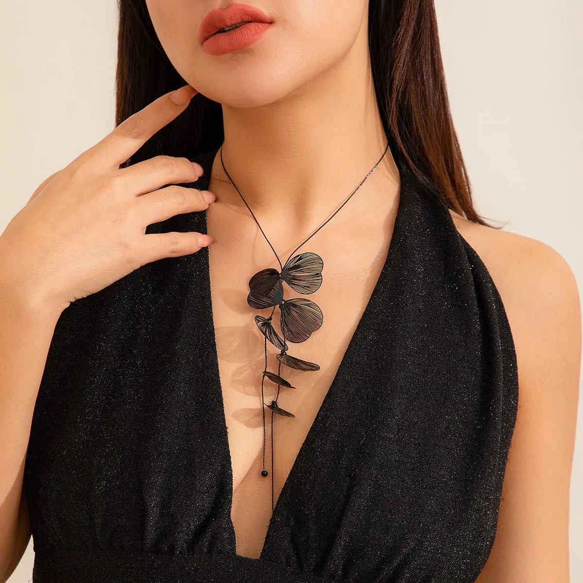 Rrdaily Long Ginkgo Leaf Y-Shape Pendant Necklace Bohemian Style Large Plant Leaves Flower Choker Necklace Summer Beach Vacation Jewelry Gift for Women