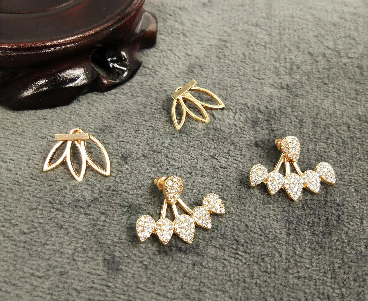 Suyi Fashion Hollow Lotus Flower Earrings Crystal Simple Chic Stud Earrings Set