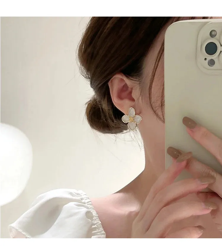 VAIGE Elegant White Enamel and Gold Floral Stud Earrings