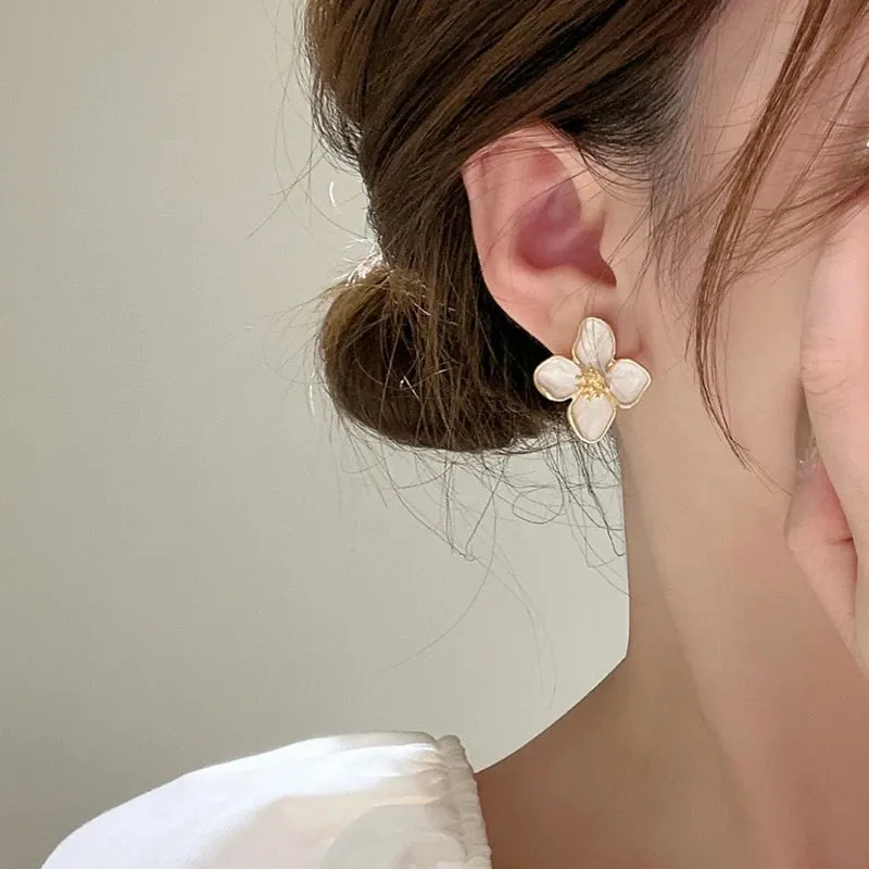 VAIGE Elegant White Enamel and Gold Floral Stud Earrings