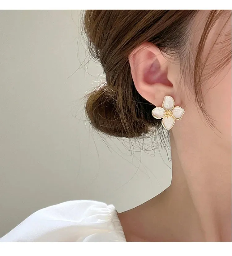 VAIGE Elegant White Enamel and Gold Floral Stud Earrings