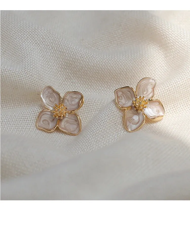 VAIGE Elegant White Enamel and Gold Floral Stud Earrings