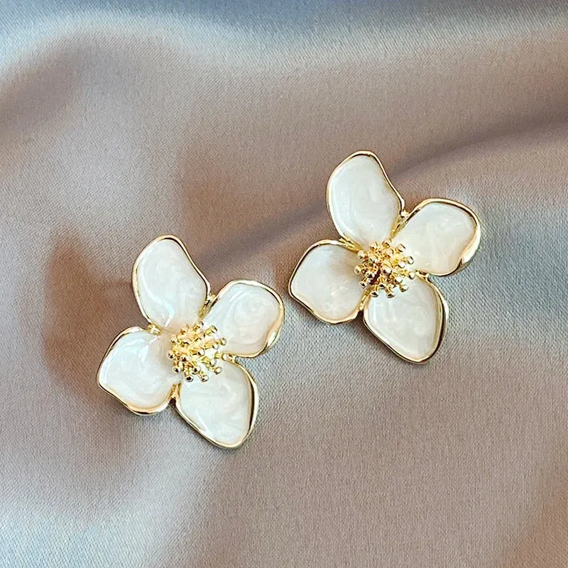VAIGE Elegant White Enamel and Gold Floral Stud Earrings
