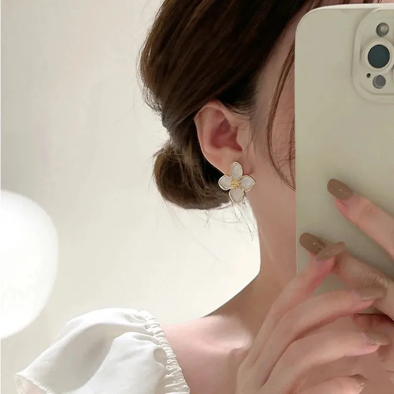 VAIGE Elegant White Enamel and Gold Floral Stud Earrings