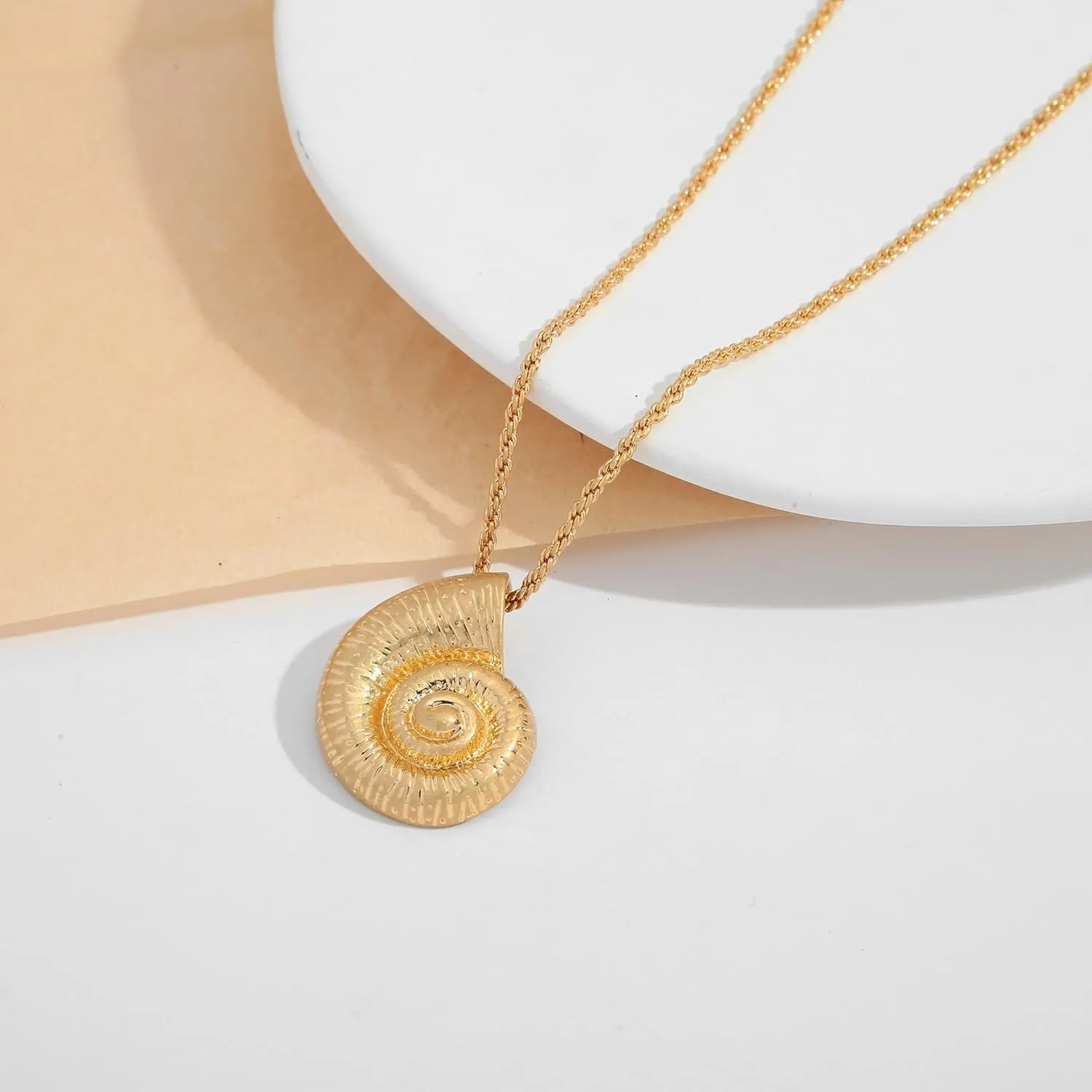 WOWORAMA Gold Necklace for Women Boho Spiral Conch Shell Necklace Starfish Necklace Vintage Ocean Sea Shell Choker Pendant Necklace Adjustable Summer Beach Jewelry