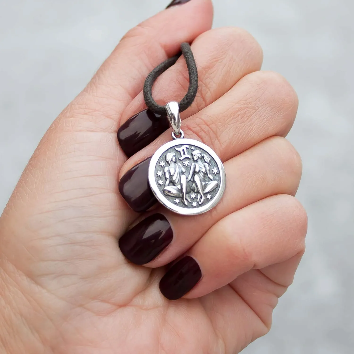 Zodiac Sign Pendant Necklace 925 Sterling Silver Horoscope Medallion Coin Disc Choker Charm Constellation Astrology Jewelry for Men Women